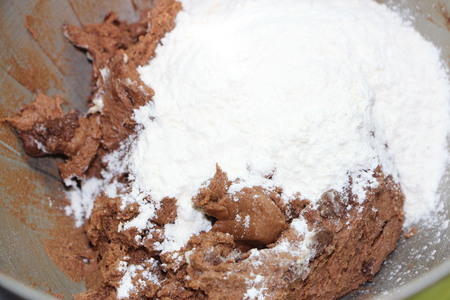 Шоколадное печенье с жемчужным сахаром: шаг 5