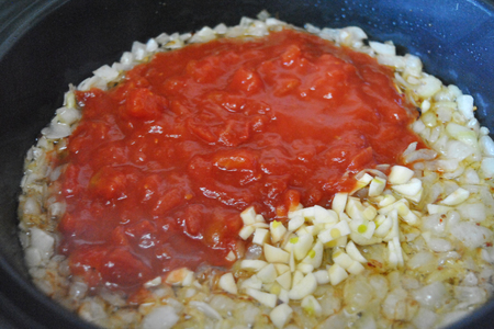 Мясной пирог с грудинкой, моцареллой и томатным соусом «праздник вкуса». тест-драйв с "окраиной": шаг 6