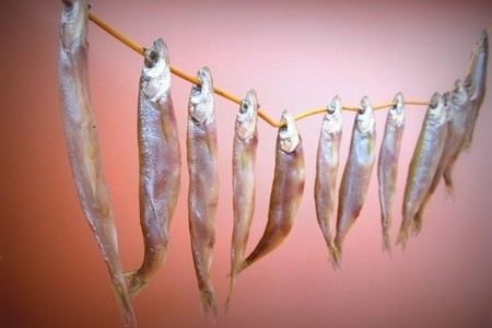 Рыба (атерина) жареная приправленная сладким соусом чили с ароматным тимьяном: шаг 5
