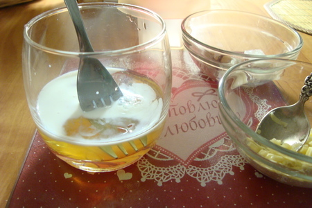 Омлет белковый с морепродуктами и сыром. завтрак. : шаг 2