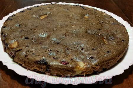 Шоколадно - банановый пирог с грушами и чёрной смородиной. видео: шаг 2