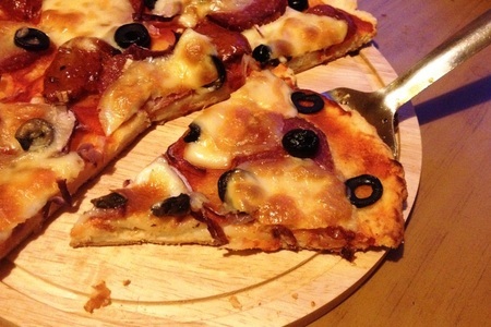 Пицца на творожном тесте с салями: шаг 8