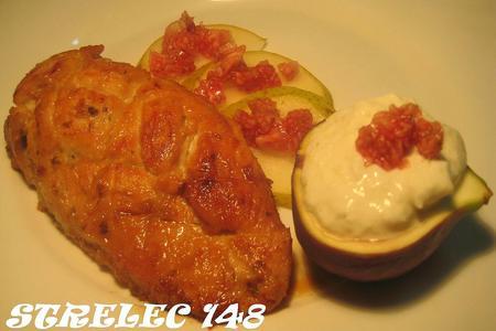 Куриные грудки в остром медовом маринаде с соусом из груш, инжира и голубого сыра.: шаг 7