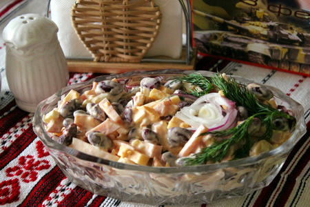Салат с варено-копченой корейкой, фасолью и сыром: шаг 7