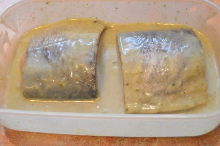 Лосось-гриль, в кокосовым соусе с зеленым карри, приготовленный за 15 минут. мой тест драйв с lekue.: шаг 1