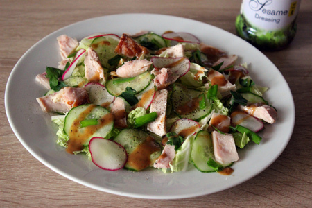 Весенний салат с копченой курицей: шаг 6