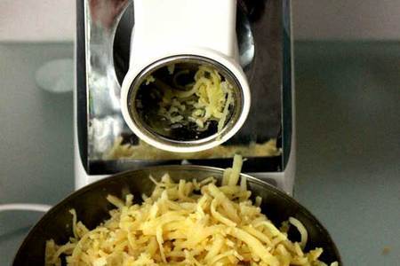 Картофельные крокеты с ветчиной и сыром под соусом дзадзики: шаг 3