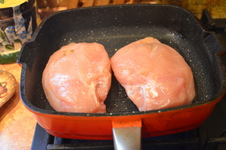 Куриная грудка фаршированная домашним паштетом, запеченная в сливочном соусе: шаг 6