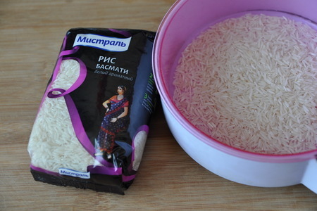 Рис с вяленой клюквой и орехами: шаг 1