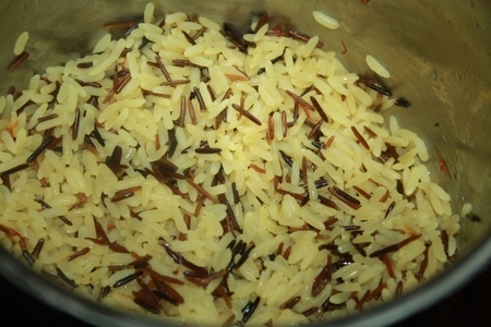 Яркий рис с помидорами черри, яйцом и зеленью: шаг 3