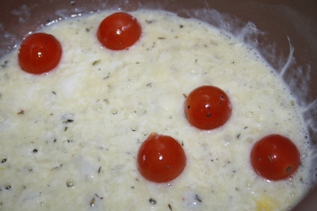 Яркий рис с помидорами черри, яйцом и зеленью: шаг 6