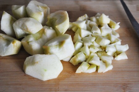 Пряные колбаски с сыром с фунчозой и яблочным чатни: шаг 1