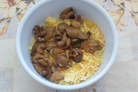 Пирожки-гнёздышки из теста фило с цветным рисом и грибами: шаг 4