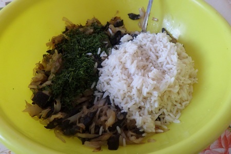 Пирог с рисом, капустой и грибами: шаг 5
