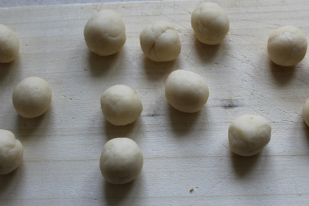 Грибной суп из сухих грибов с грибными пельменями из свежих шампиньонов: шаг 5