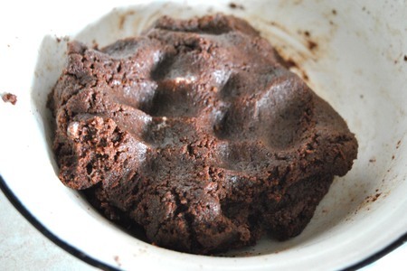 Мега-шоколадное пирожное «картошка»: шаг 3