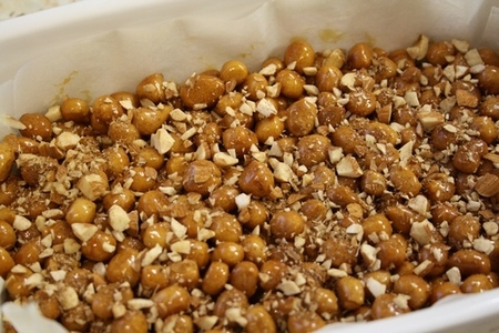 Печенье "орешки в меду"- тейглах: шаг 9