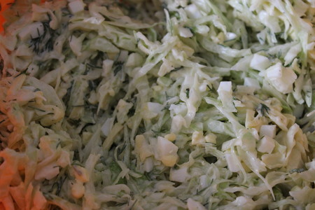 Салат из молодой капусты с сыром: шаг 5