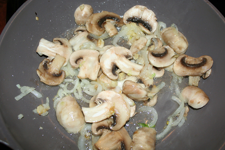 Макароны с грибами и кабачками: шаг 3