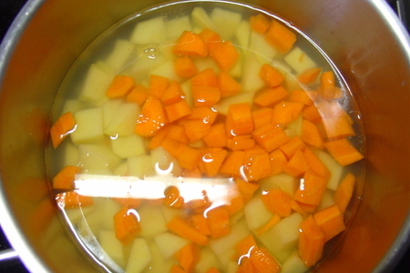 Овощной крем-суп со сливочным сыром.: шаг 1