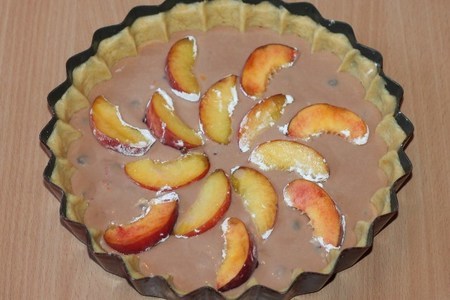 Сметанный пирог с персиком и ягодами: шаг 11