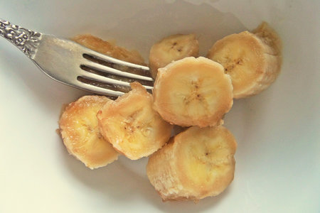 Мороженое из банана на кефире с малиной: шаг 1