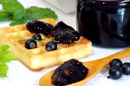 Желе из черной смородины с мятой, базиликом и острым перцем: шаг 8