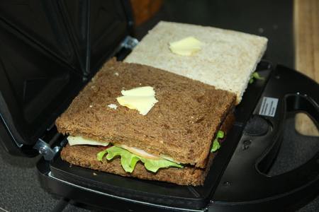 Бутерброд с ветчиной и сыром: шаг 3