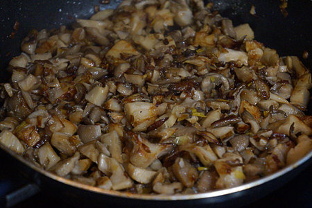 Маффины картофельные с мясной начинкой: шаг 2
