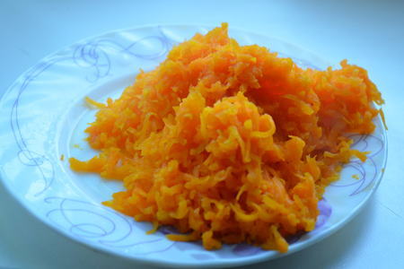 Морковные сырники с медом: шаг 2