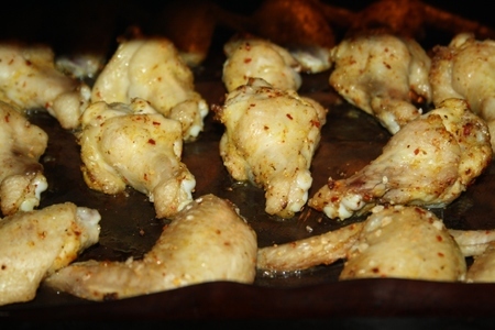 Хрустящие куриные крылышки с роскошным соусом: шаг 4