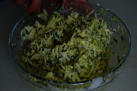 Салат с капустой и плавленными сырками | вкусно и бюджетно!: шаг 3