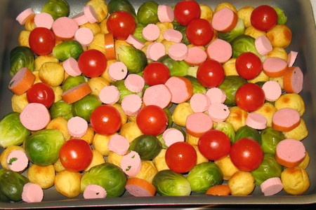 Фритатта с овощами и сосисками «шарики за ролики».: шаг 3