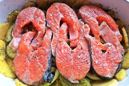Лучший рецепт лосося с картофелем и бататом под майонезом "махеевъ": шаг 4