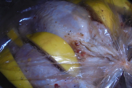 Курица в чесночном маринаде с айвой: шаг 6