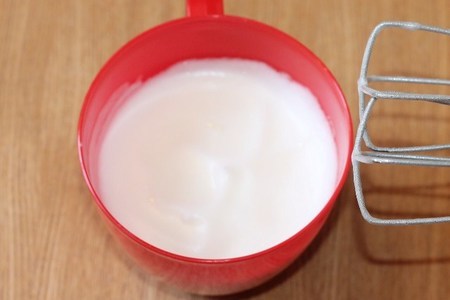 Блины молочные со сметанно-икорной начинкой: шаг 2