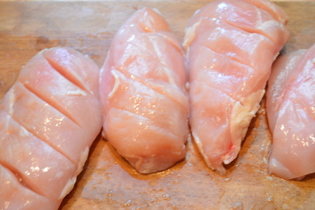Ароматное куриное филе, запеченное в соусе из ряженки: шаг 3