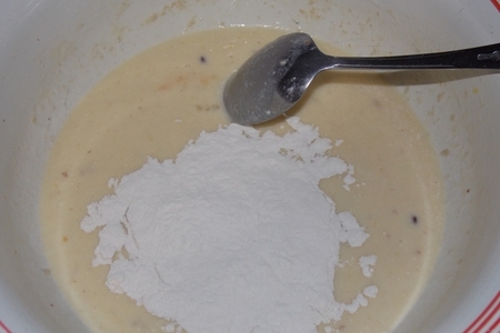 Оладьи на йогурте с цукатами: шаг 5
