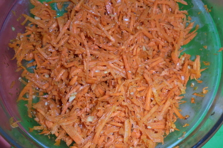 Блинные рулетики с морковью по-корейскм: шаг 2