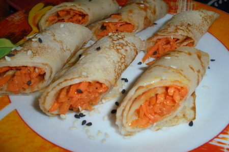 Блинные рулетики с морковью по-корейскм: шаг 7