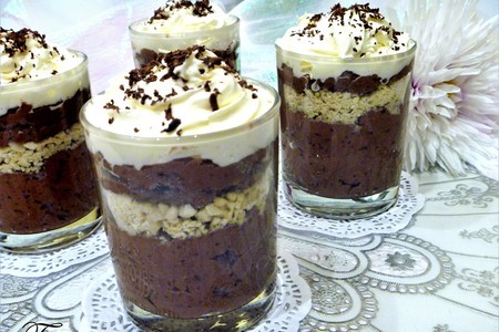 Десерт  из шоколадного риса со сливками и орехами: шаг 6