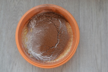 Шоколадный торт с черносливом: шаг 3