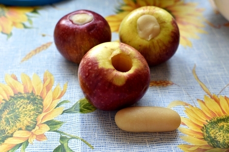 Кекс с фаршированными яблоками.: шаг 1