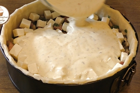 Заливной пирог на песочном тесте с грибами ветчиной и сыром: шаг 3