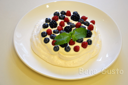 Торт "павлова" со свежими фруктами: шаг 7