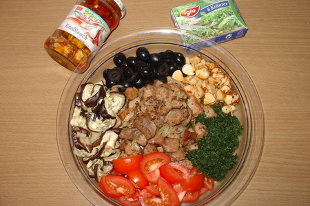 Салат с мясом и печёнными баклажанами.: шаг 1