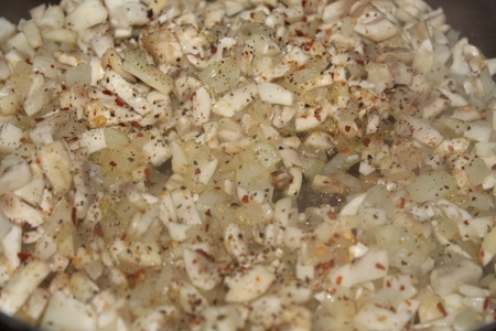 Рулеты с грибами в беконе на салатной подушке: шаг 2