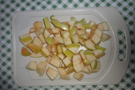 Галета с яблоками и сливами: шаг 3