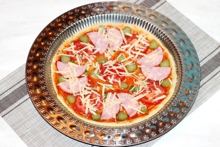 Пицца с ветчиной и маринованными овощами: шаг 12