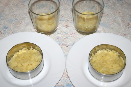 Нежный салат "мимоза" с консервированной сёмгой: шаг 5